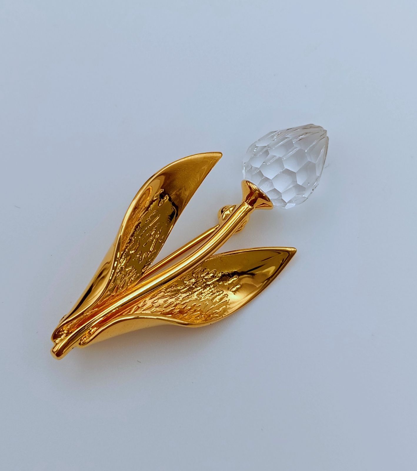 SWAROVSKI（スワロフスキー） チューリップモチーフ ブローチ - メルカリ