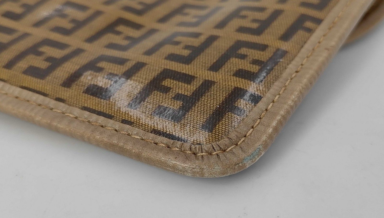 フェンディ FENDI ズッカ FF柄 ショルダーバッグ ポシェット クロス 
