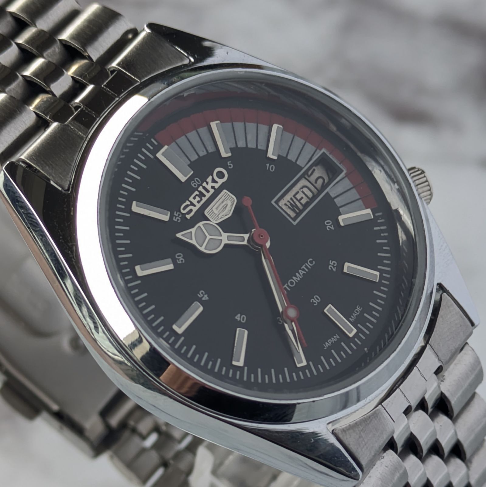 SEIKO セイコー5 自動巻き ヴィンテージ ブラック文字盤 バー