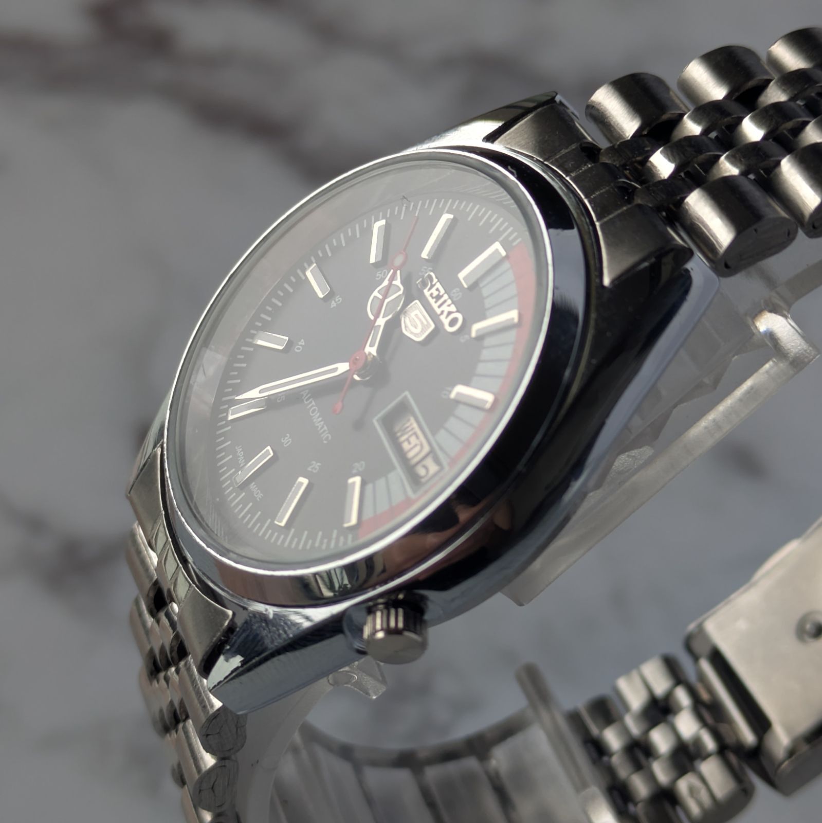 SEIKO セイコー5 自動巻き ヴィンテージ ブラック文字盤 バー