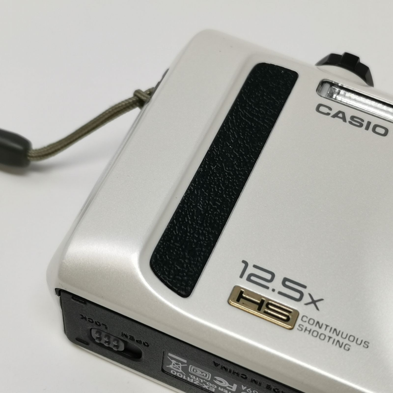 CASIO EXILIM EX-ZR100 ホワイト コンデジ カメラ 動作確認済み SD