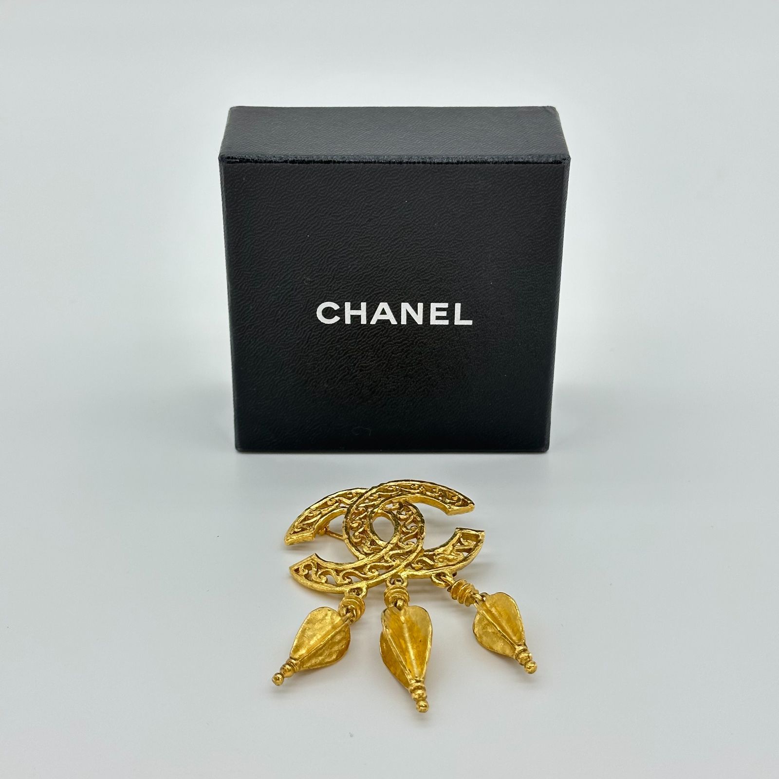 美品 シャネル ブローチ 95A ココマーク クロス ヴィンテージ ゴールド Chanel シャネル ブローチ ヴィンテージ 双 C モチーフココマーク GP