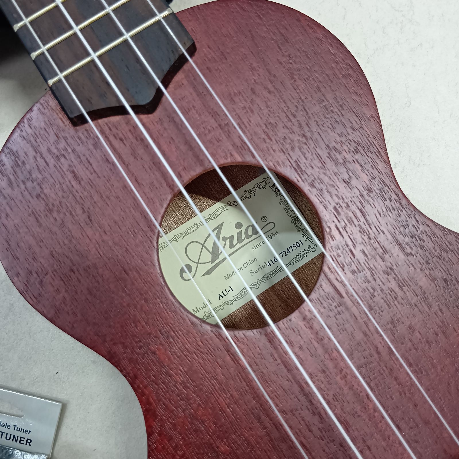 N 【美品】Aria AU-1 ウクレレ ソフトケース クリップ式チューナー 
