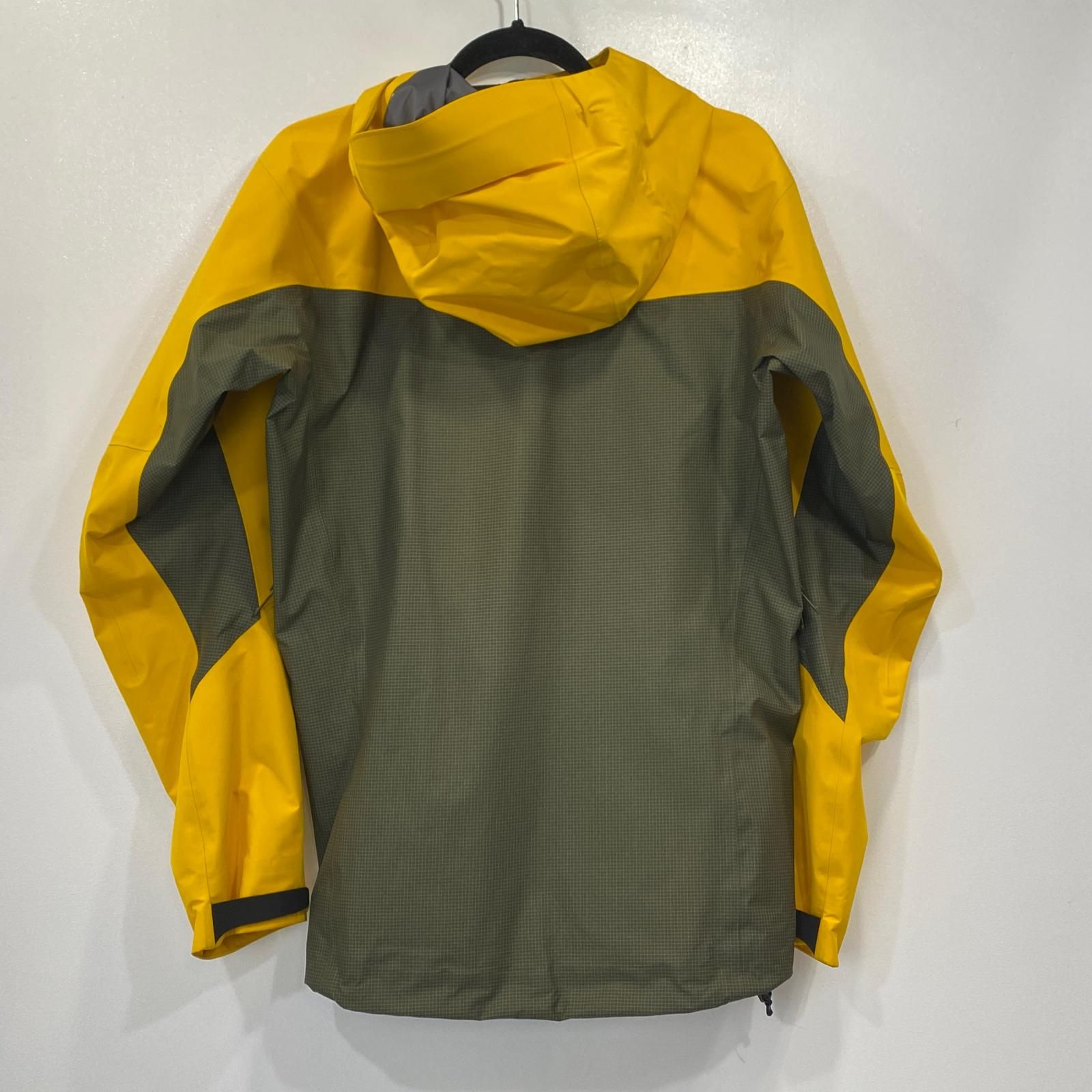 姫路東店】 中古 ARC'TERYX | アークテリクス マウンテンパーカー