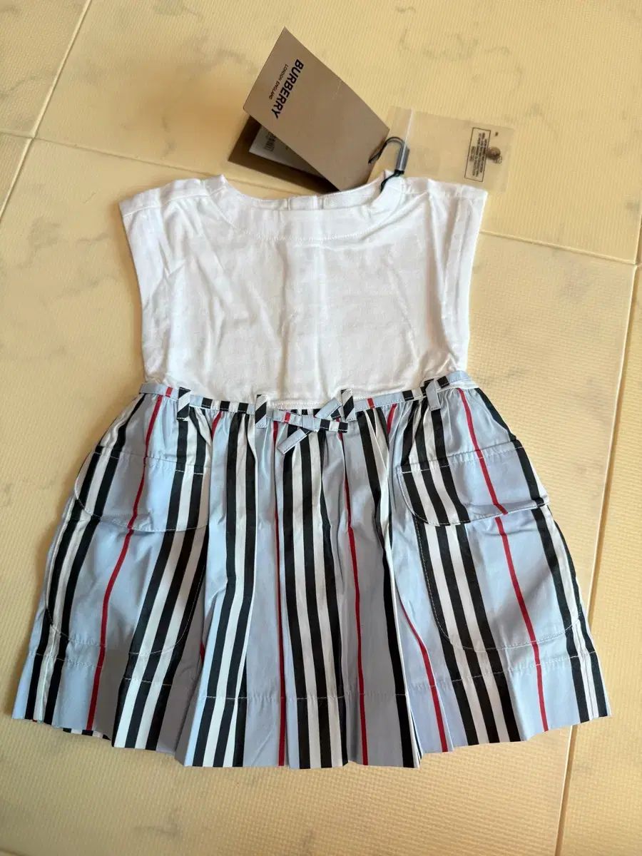 バーバリー キッズ ワンピース BURBERRY Burberry ブランド 12M - 子供