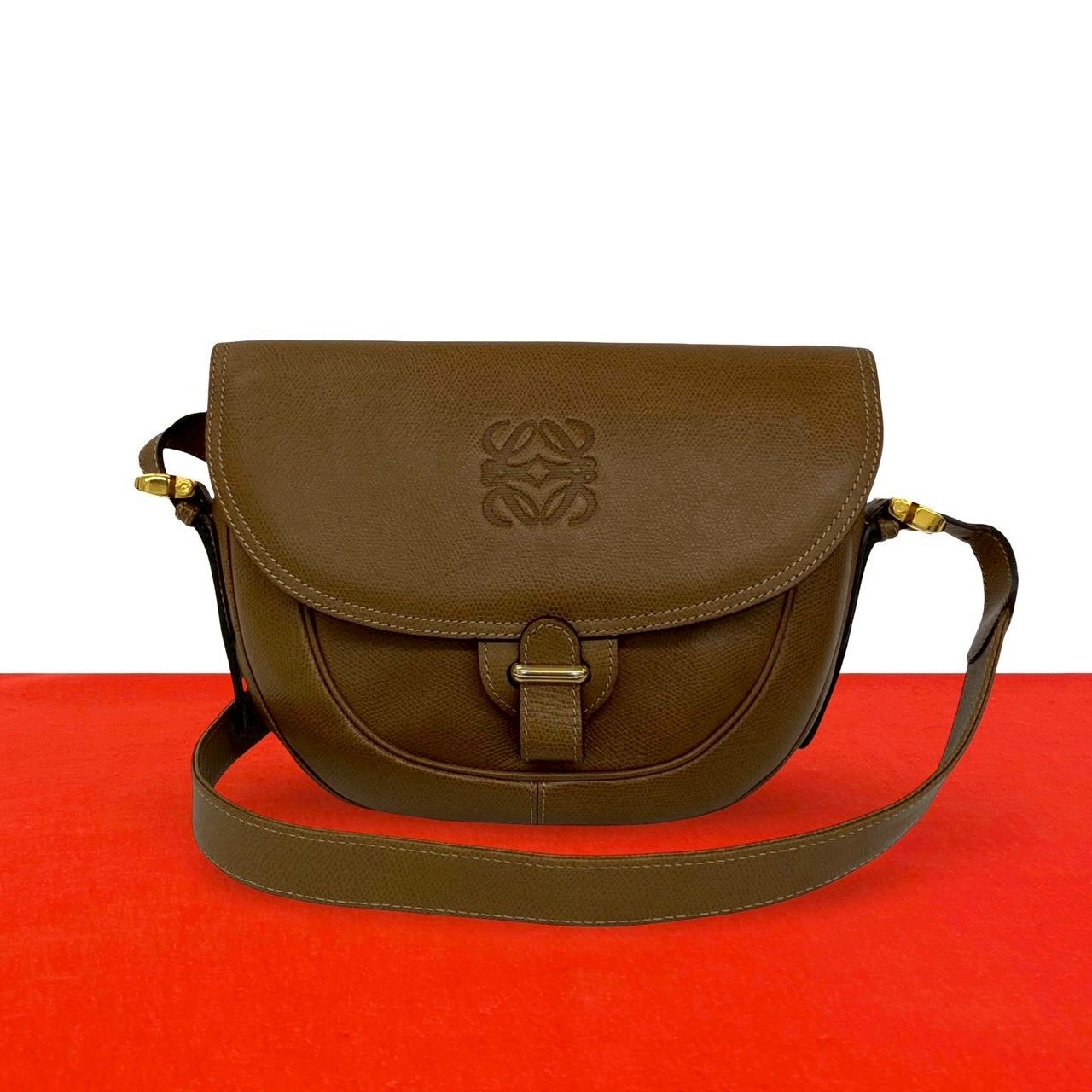 LOEWE ショルダーバッグ アナグラム ロゴ サコッシュ レザー ブラウン 