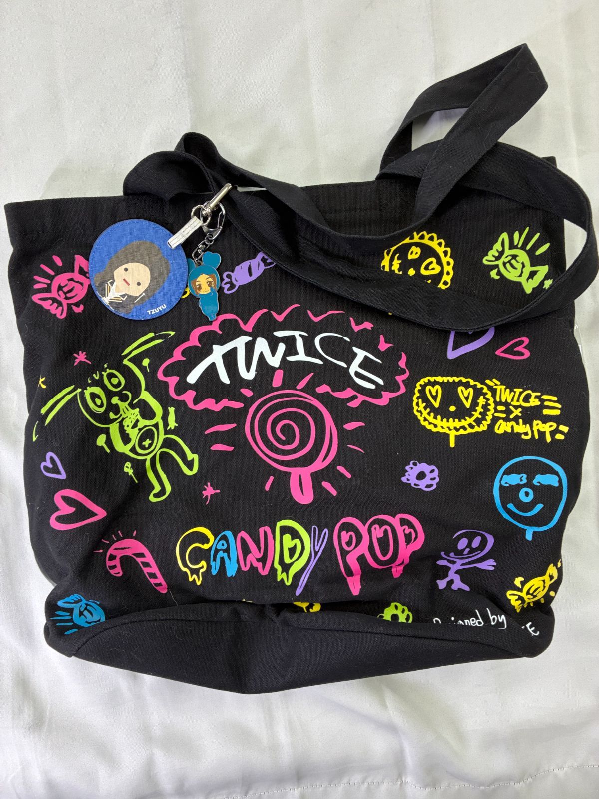 公式グッズ】TWICE Candy Pop トートバッグ ＆ 缶バッジ10個セット