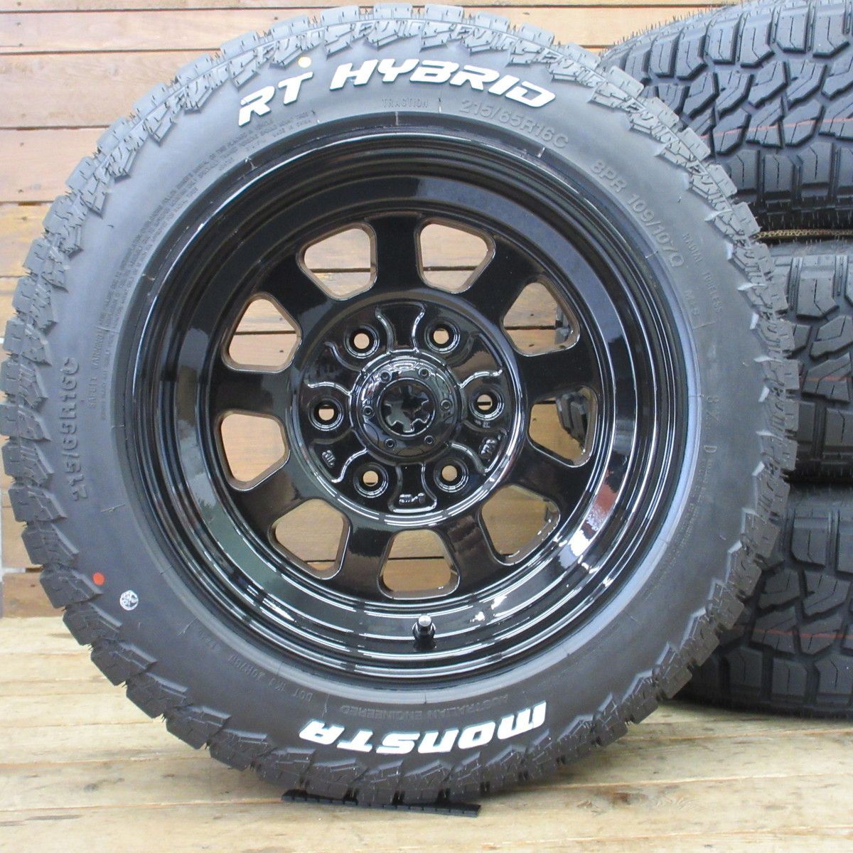 200系 ハイエース用 カスタムサイズ ファブレス DTA-9 16インチ モンスタ RTハイブリッド 215/65R16 2026年製 新品 タイヤホイール 4本SET