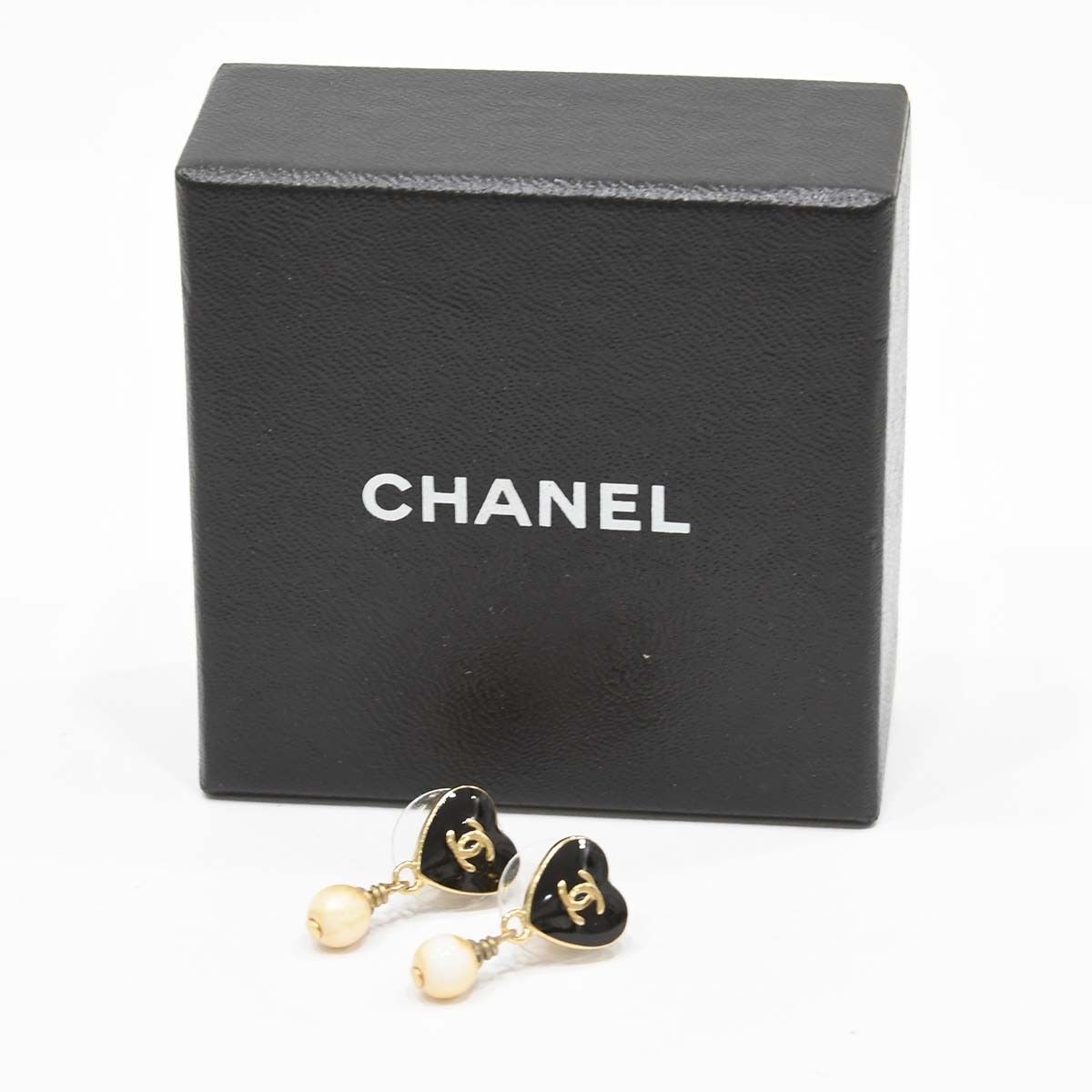 CHANEL シャネル ピアス ハート ココマーク フェイクパール 04A