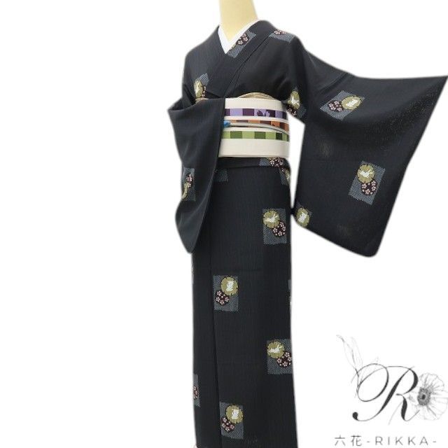 正絹　夏お召　芝草に飛びうさぎ　兎　ブラック　夏御召 六花-RIKKA- 洗える夏着物 兎 紗❀歌を映す雪輪に、うさぎ遊ぶ夏❀小紋