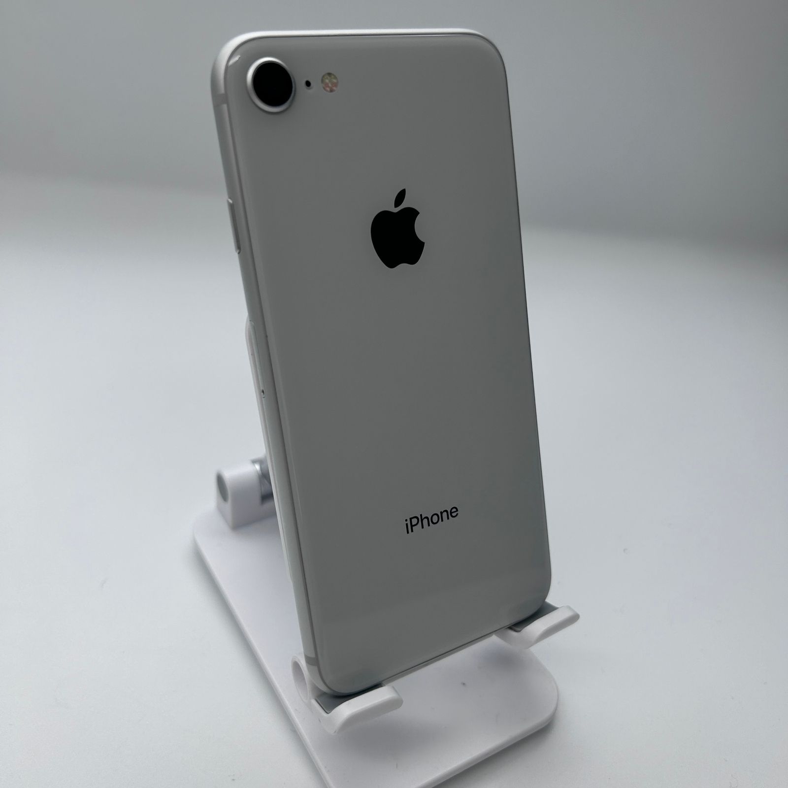 iPhone 8 64GB シルバー Aランク アイフォン 第8世代