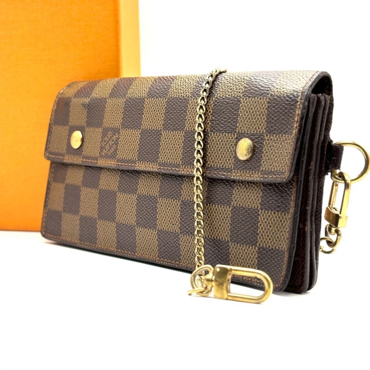 身軽さに品を添える】 LOUIS VUITTON チェーンウォレット ダミエ