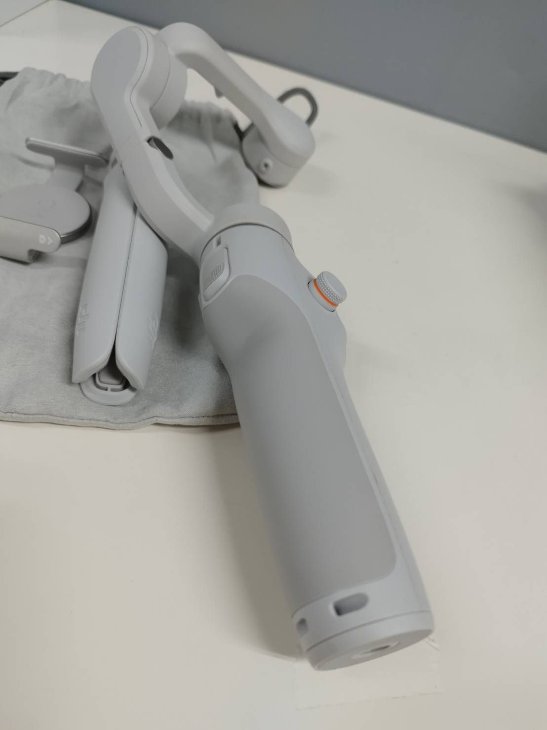 良品】DJI Osmo Mobile 6 スマホジンバル - メルカリ