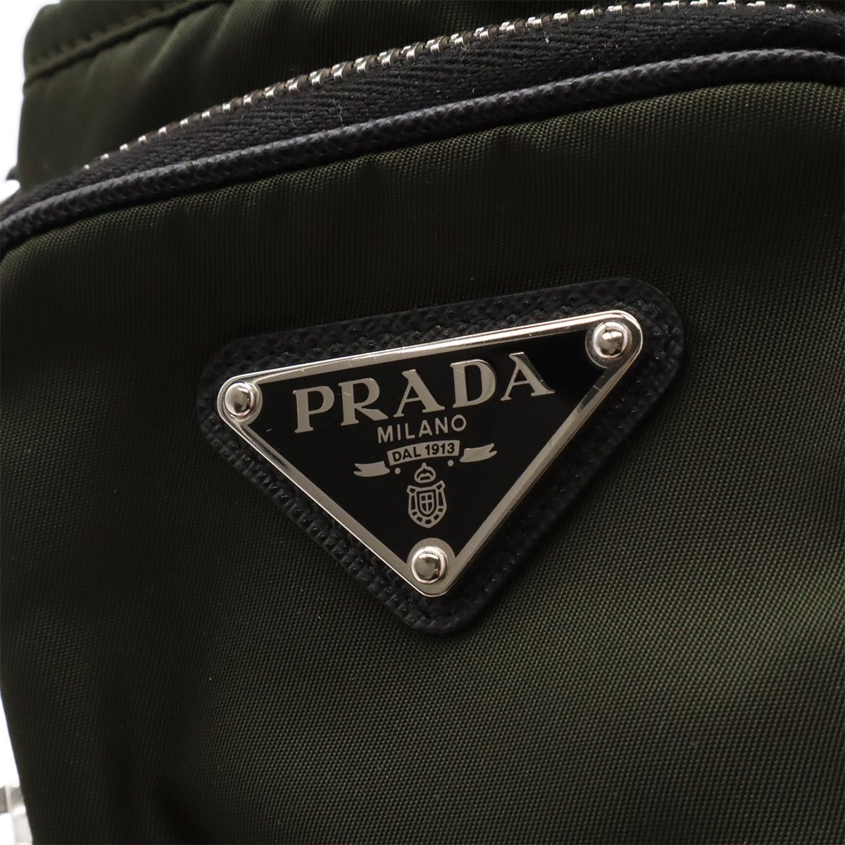 PRADA プラダ トライアングルロゴ スマートフォンケース ショルダー