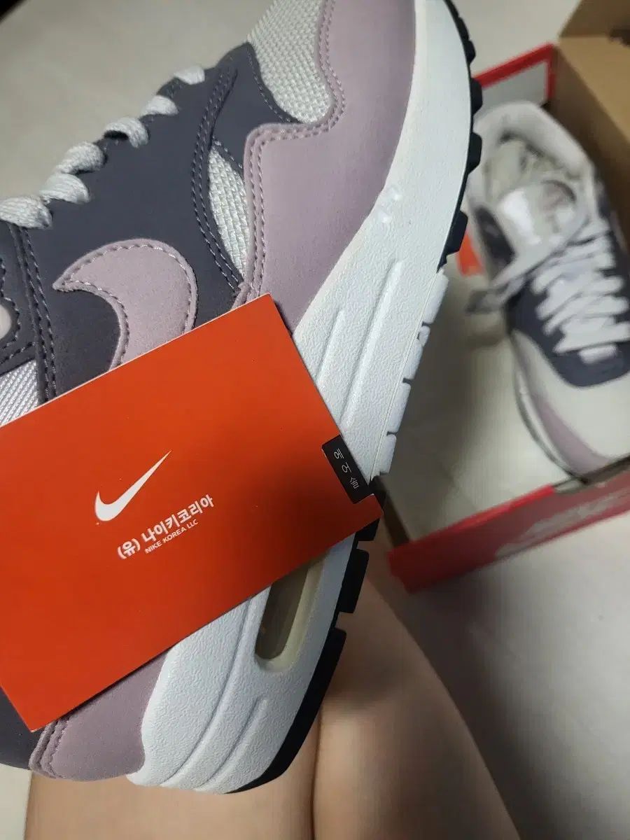 ナイキ 新品 230