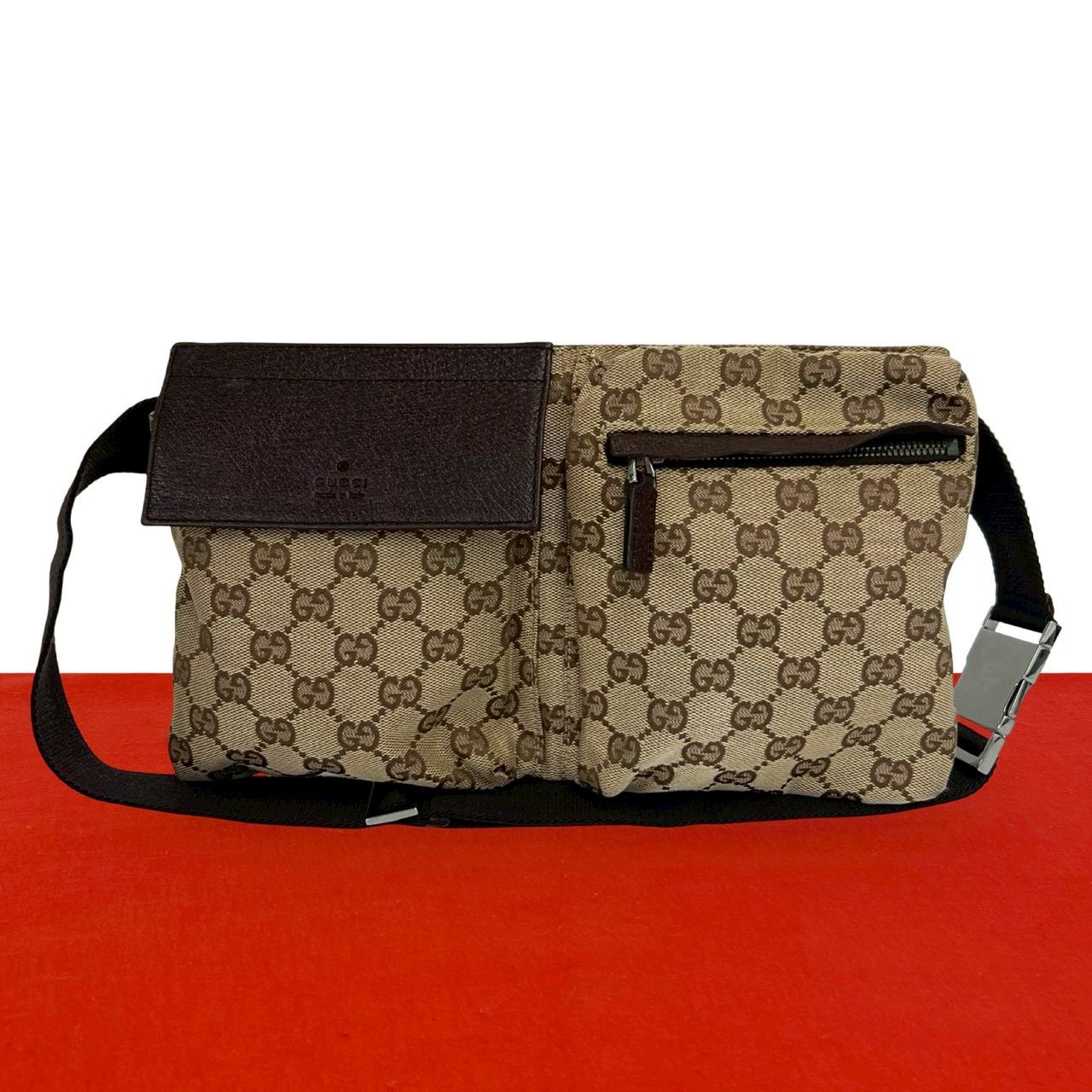 GUCCI GGボディバッグ 極 美品 希少品 GUCCI グッチ ロゴ 刻印 GG 柄 キャンバス レザー 本革