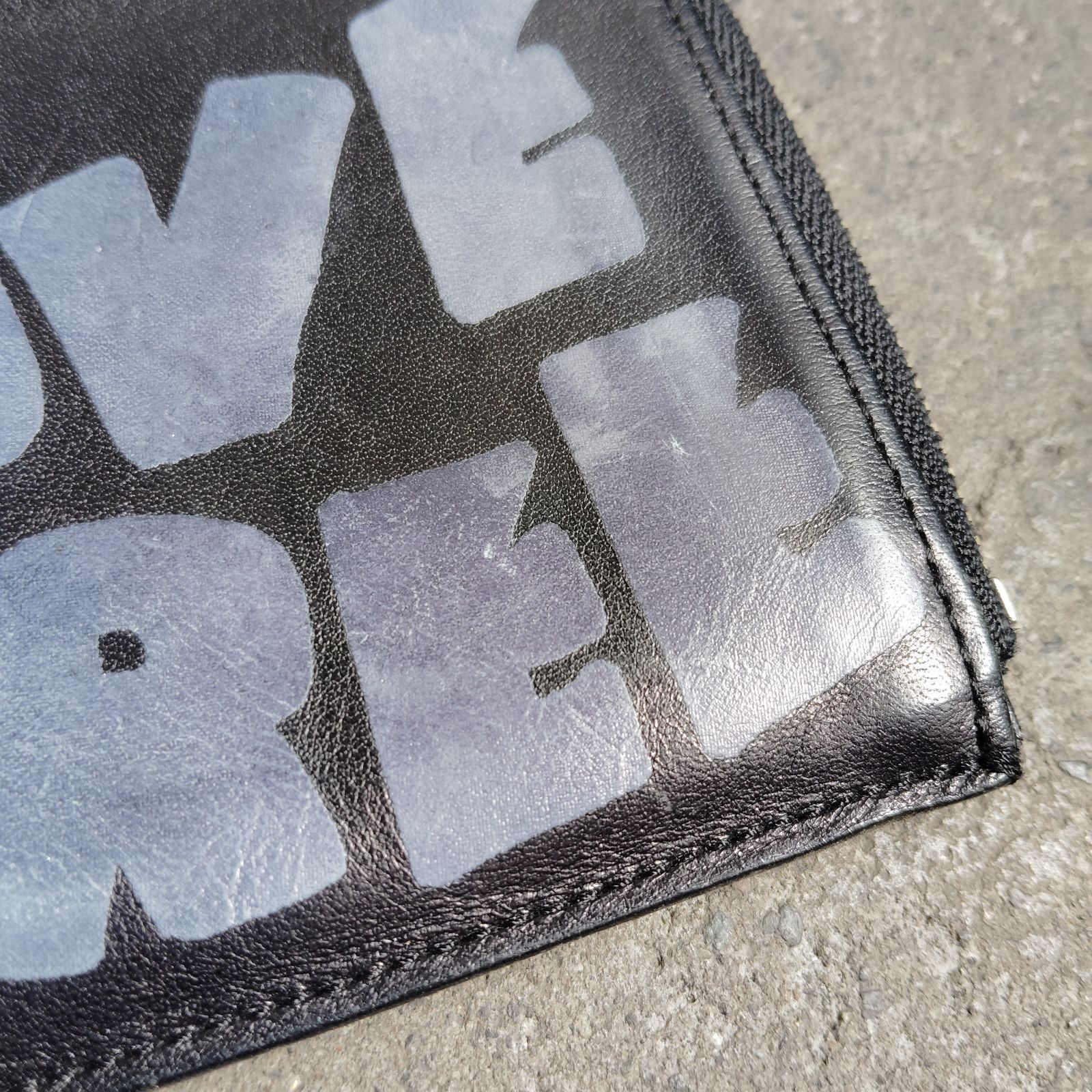 COMME des GARCONS メッセージプリント L字ウォレット 財布 LIVE FREE