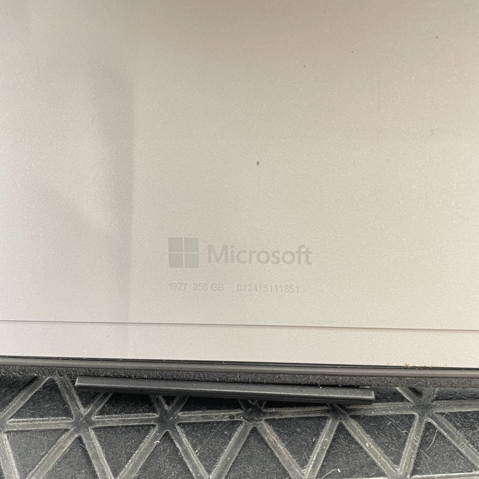 美品 Surface Go 2 LTE SIM対応 8GB/256GB タイプカバー付 - メルカリ