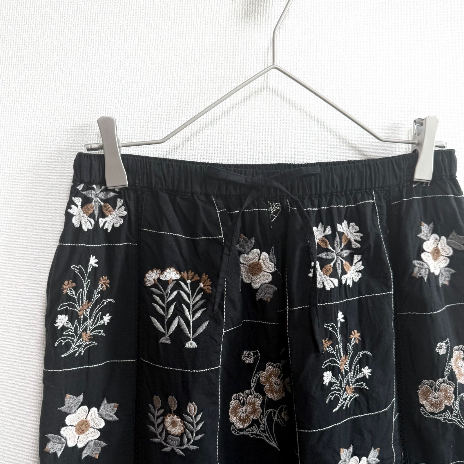 Freada フリーダ パッチワーク花刺繍パンツ イージーパンツ ワイド