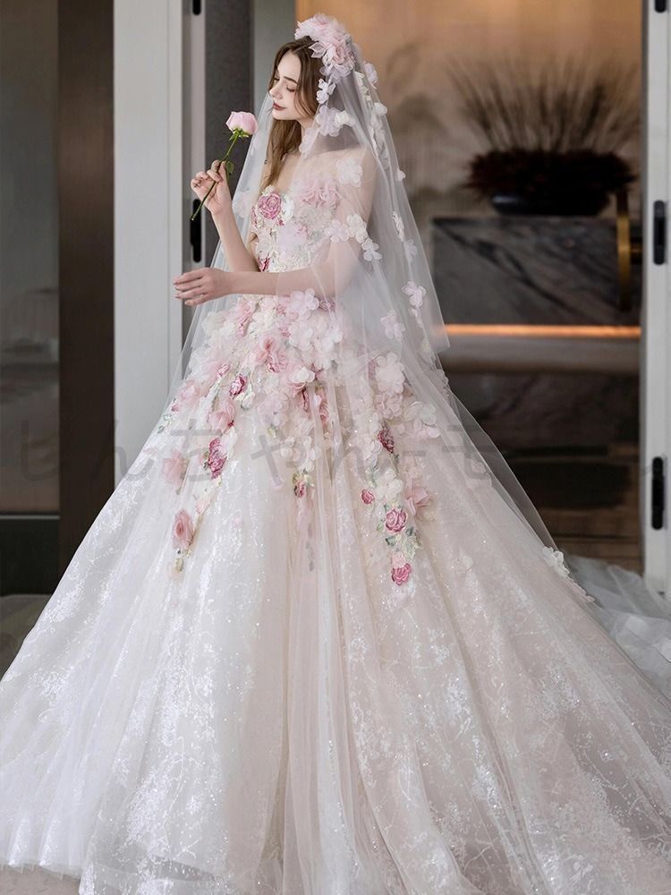 【新品?未使用】 ウェディングドレス 花嫁 二次会 ウエディングドレス 結婚式 ロングドレス Aライン チュール レース ロングトレーン 小花