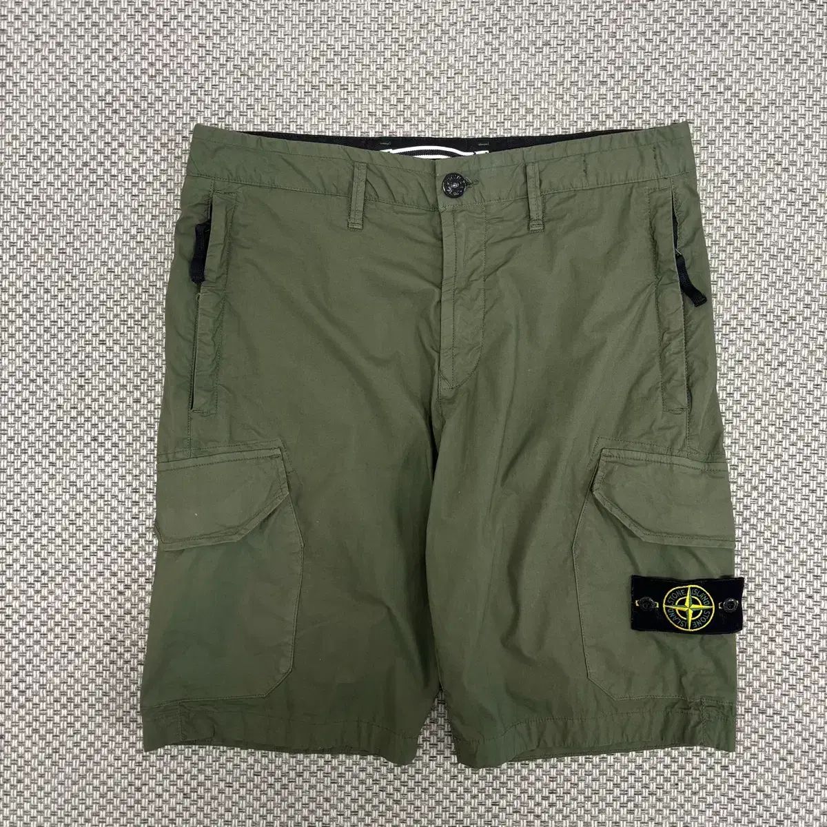 30 ストーンアイランド カーゴ ハーフパンツ 28,737円