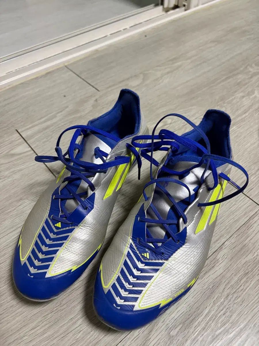 アディダス f50 サッカーシューズ 正規品