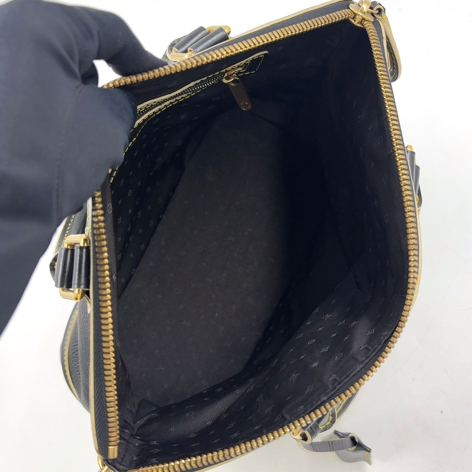 新着】LOUIS VUITTON ロックイットPM スハリ スハリ ノワール レザー