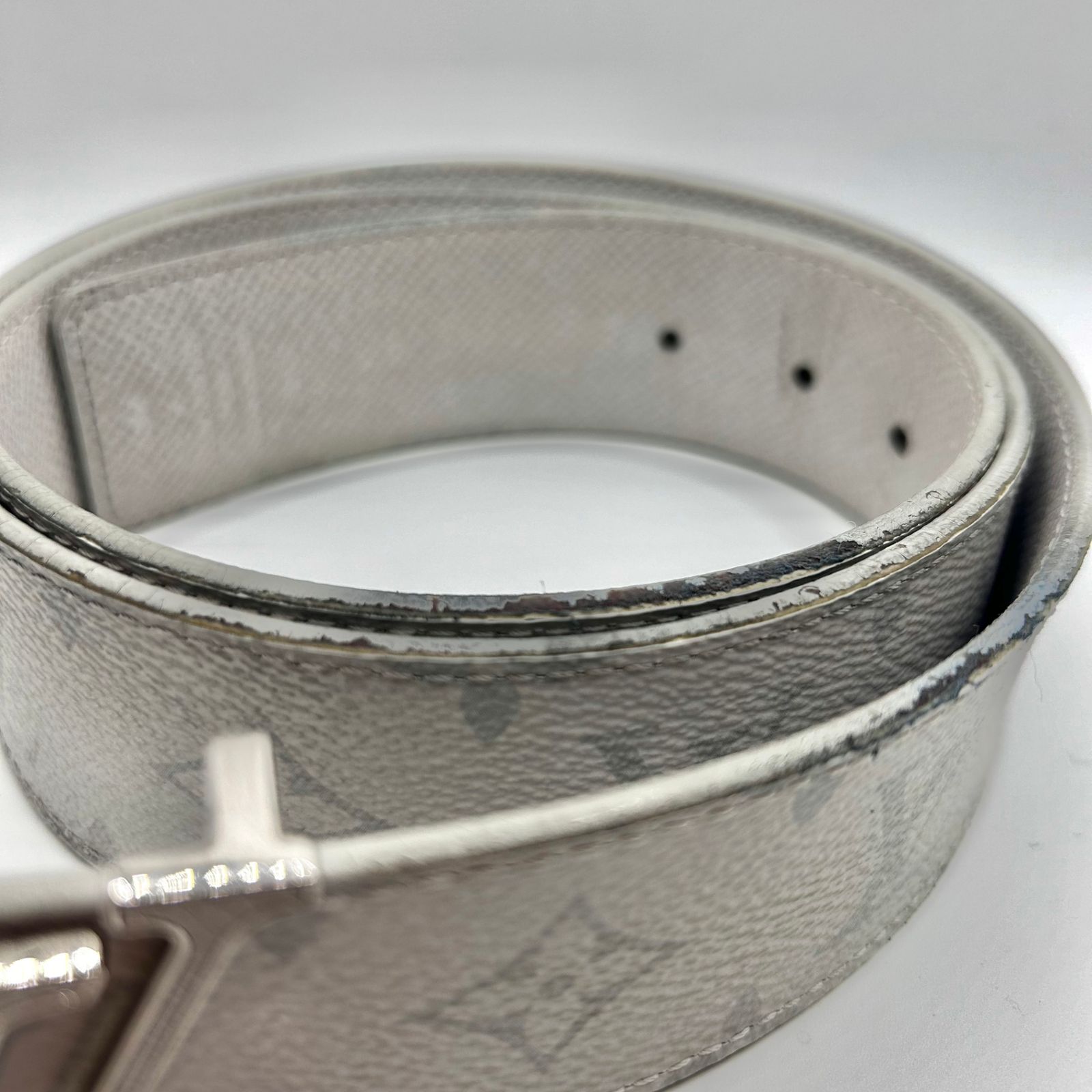 LOUIS VUITTON ルイヴィトン モノグラム LVバックル PVC レザー 革