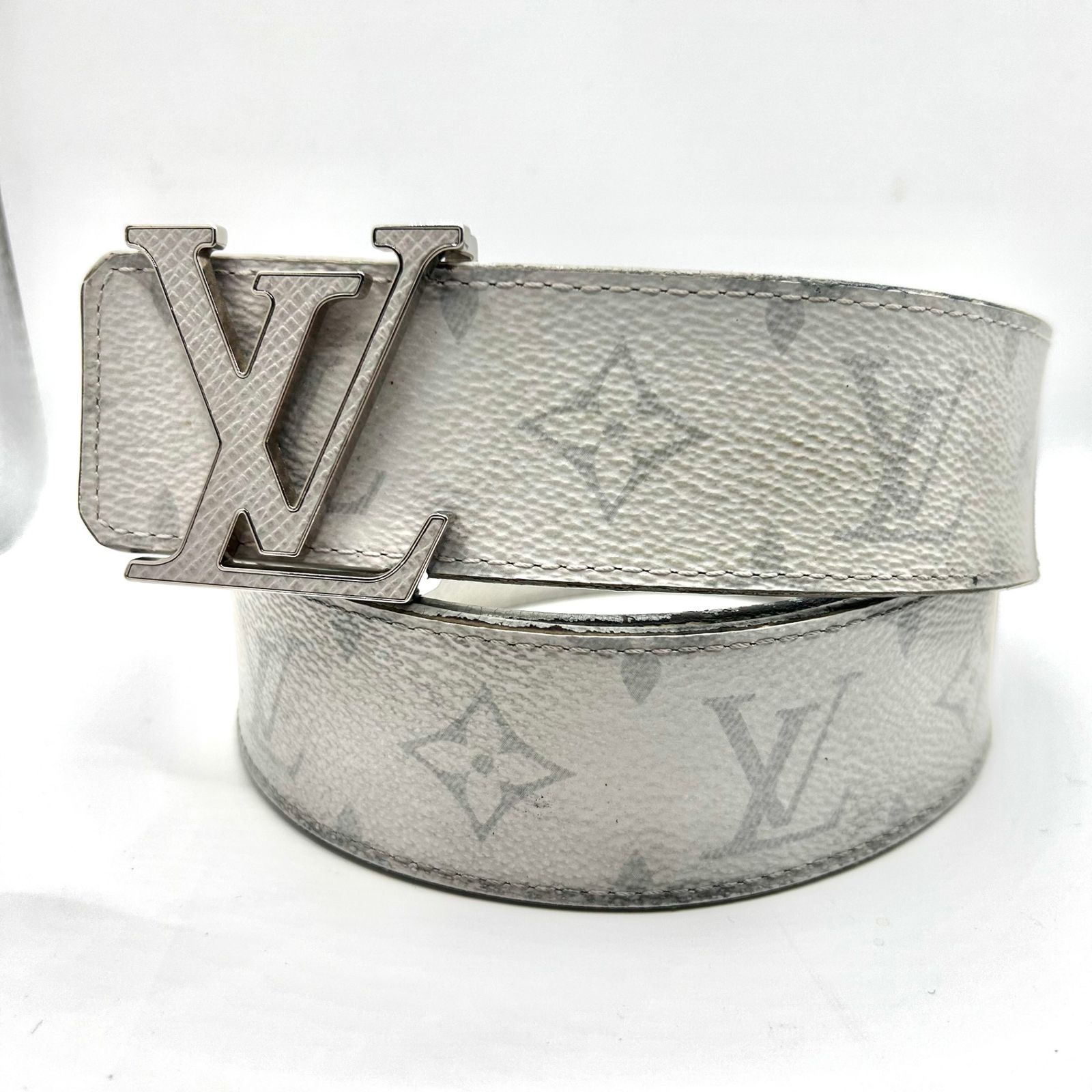 LOUIS VUITTON ルイヴィトン モノグラム LVバックル PVC レザー 革