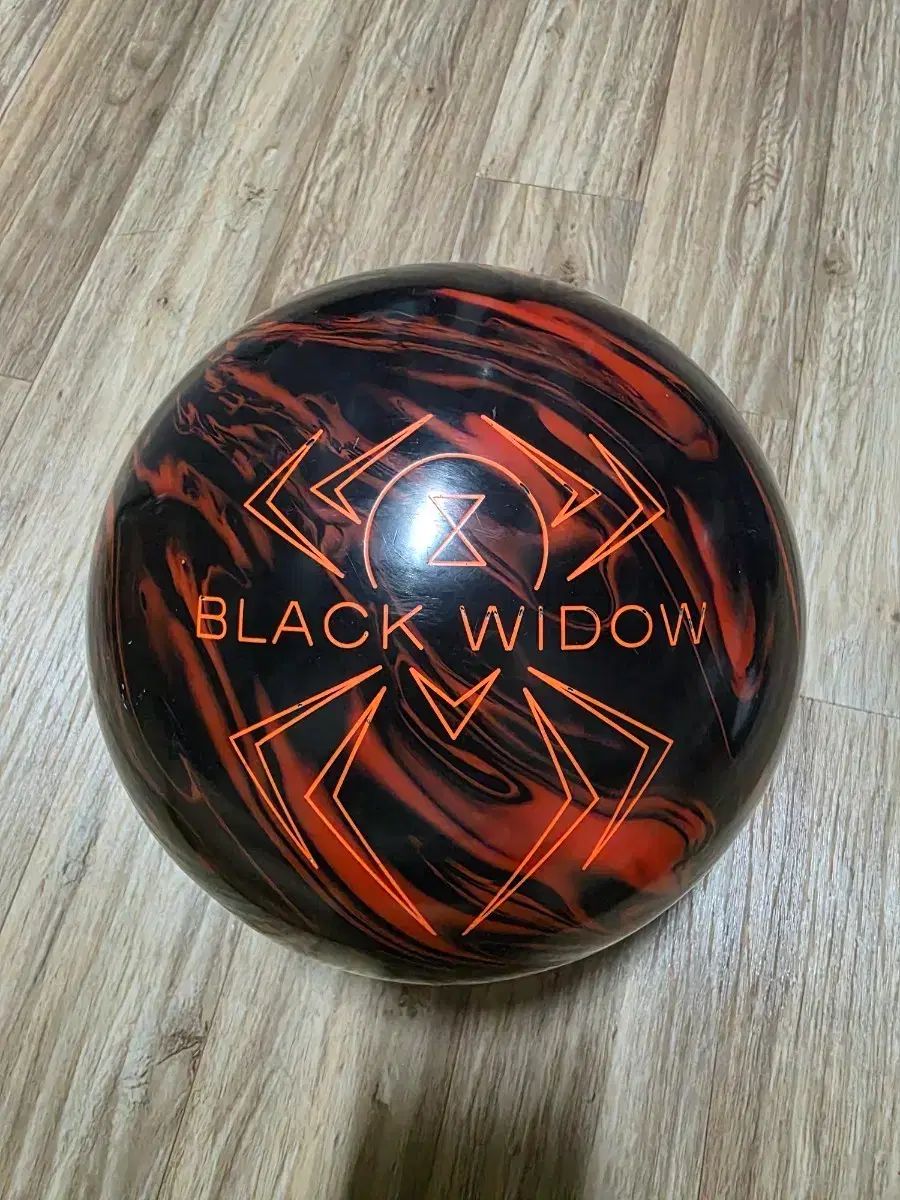 HAMMER(ハンマー) black widow（ブラックウィドウ） 3 0 ボーリング 15 パウンド 公式球 出品