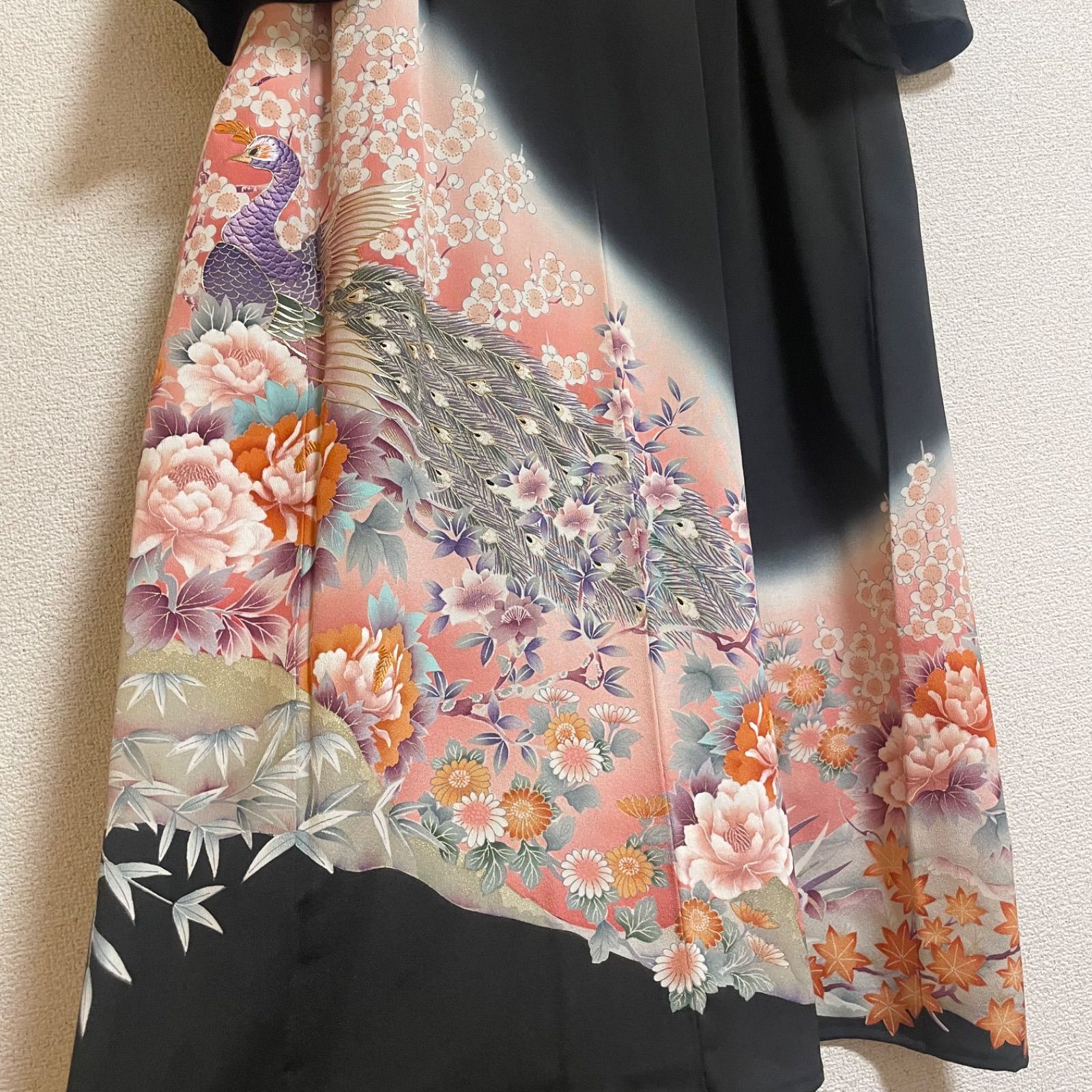 一点物 着物リメイク ロングワンピース ドレス 黒留袖 正絹 孔雀花文