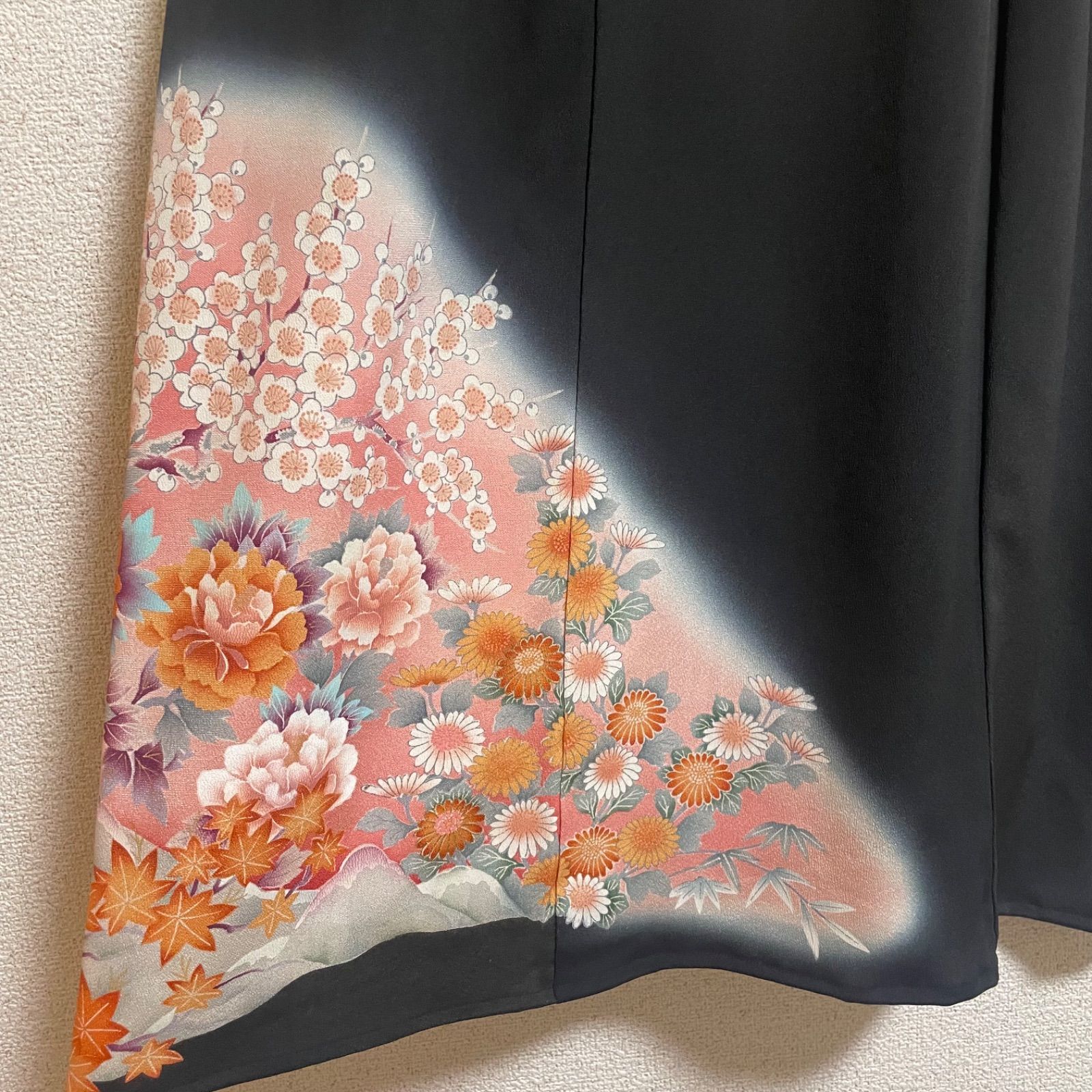 一点物 着物リメイク ロングワンピース ドレス 黒留袖 正絹 孔雀花文