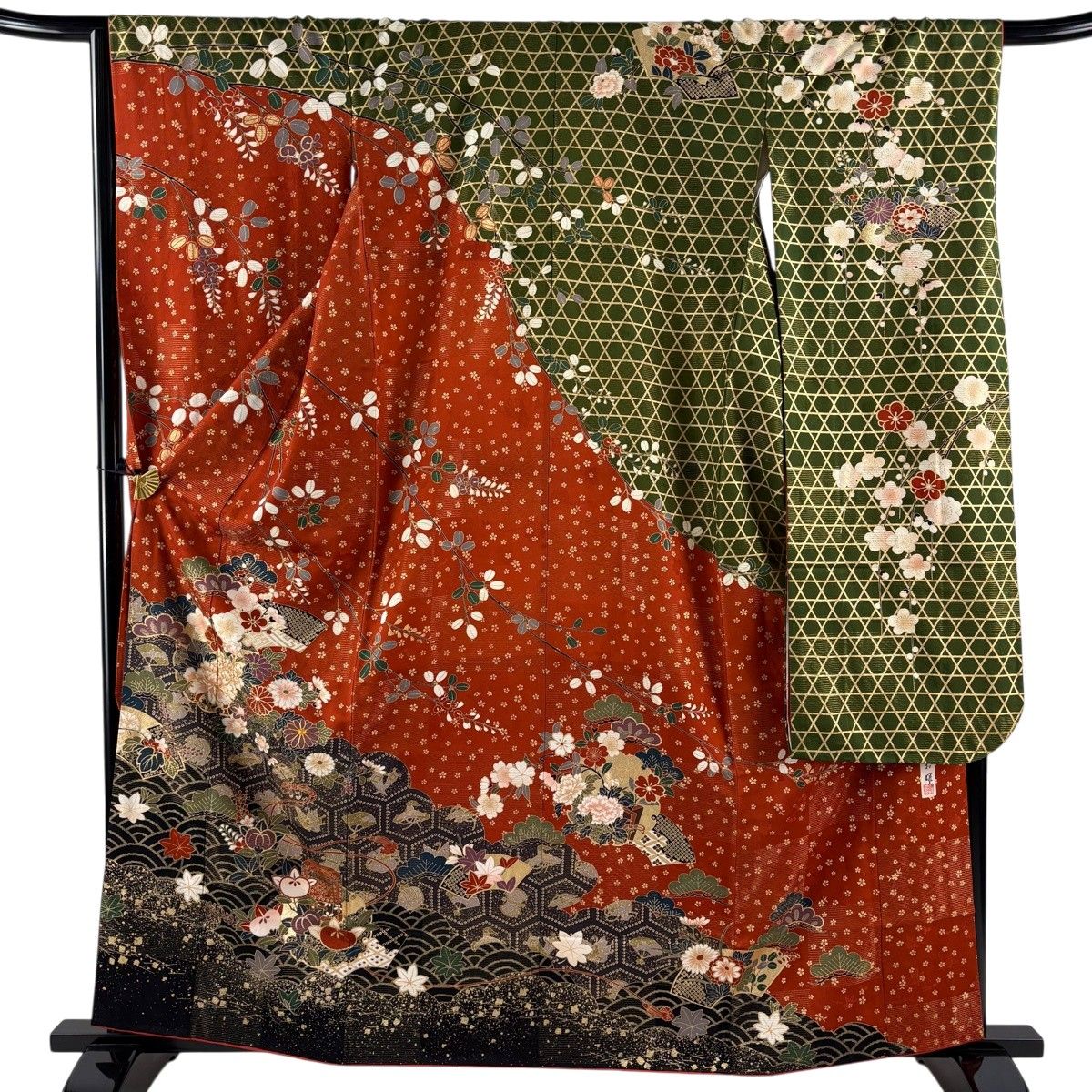 振袖 身丈160cm 裄丈66cm M 袷 落款 扇面 牡丹 金糸 金彩 赤茶 正絹 秀品 【中古】