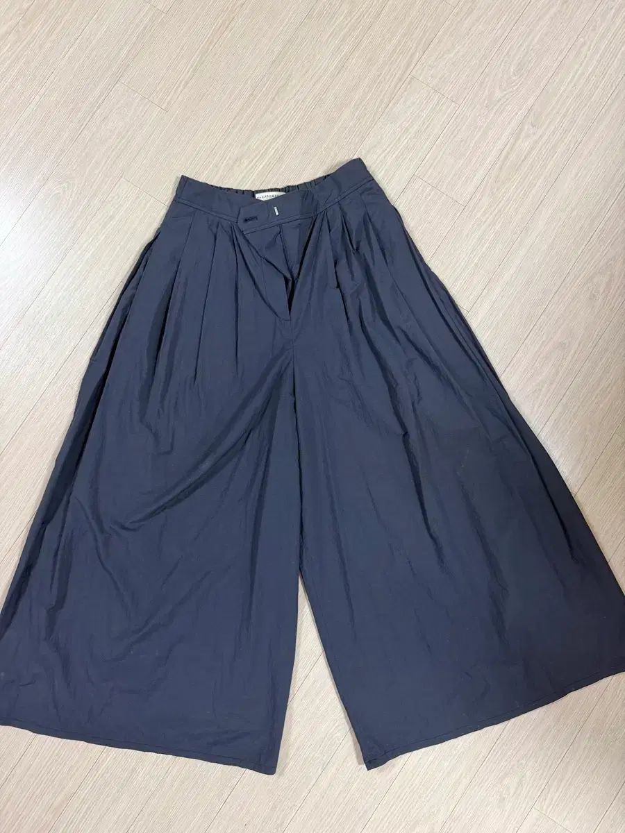 the カシミア ワイド パンツ