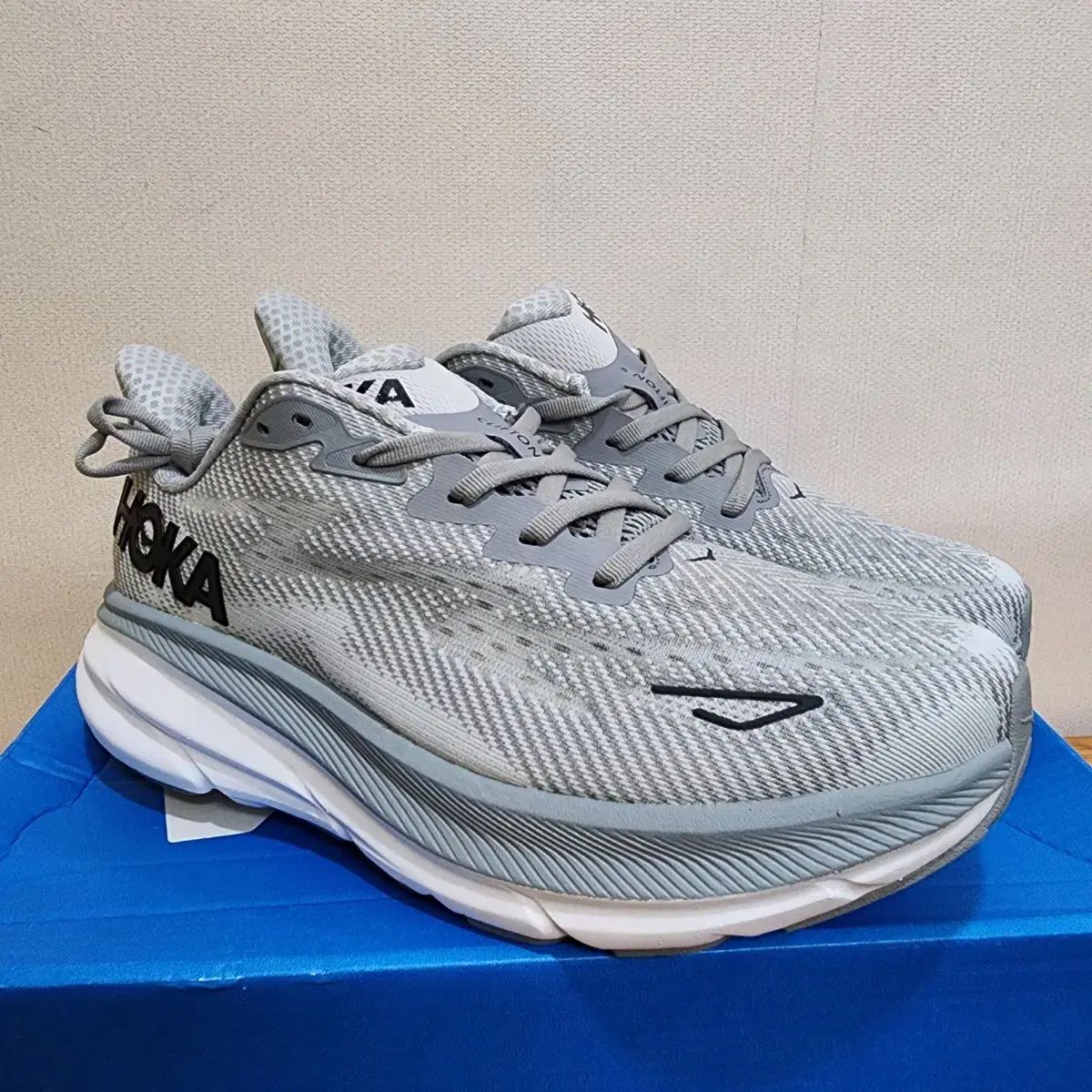 ホカ HOKA クリフトン 9 グレー ランニングシューズ 265mm - メルカリ