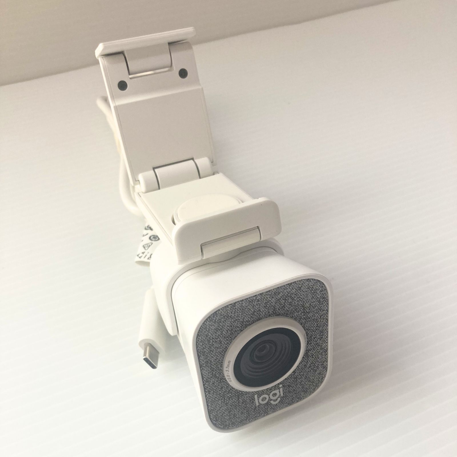 【美品】ロジクール Webカメラ C980OW フルHD 1080P 60fps ストリーミング AI オートフォーカス 自動露出補正 手ブレ USB Type-C ウェブカメラ ウェブカム PC Windows Mac スマホ オフホワイト 国内正規品