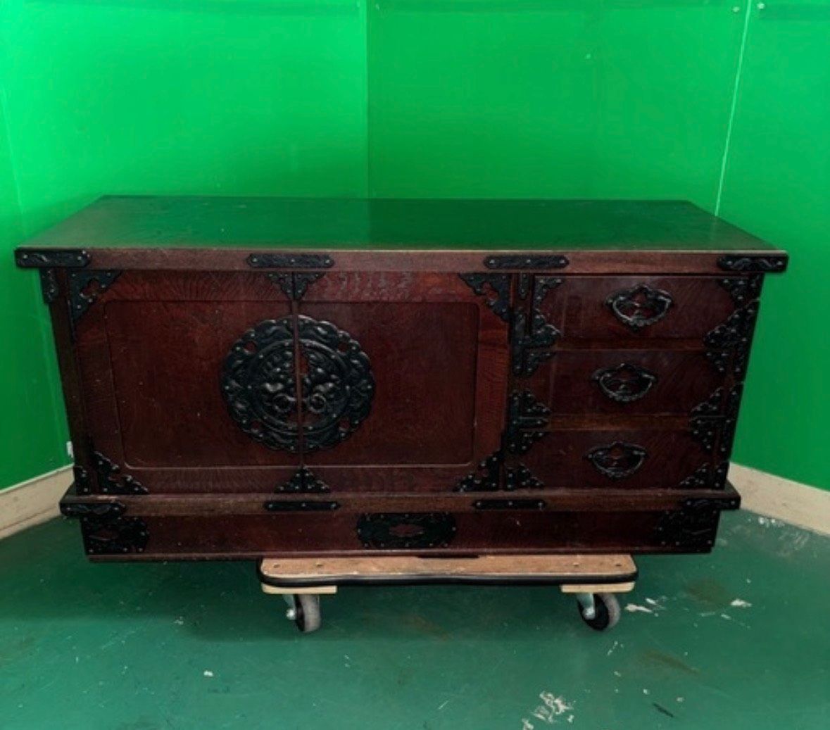 岩谷堂箪笥 総桐無垢 幅105.7cm 日本製 国産 桜木家具 岩谷堂箪笥 総桐無垢 幅105.7cm 日本製 国産 桜木家具 - メルカリ
