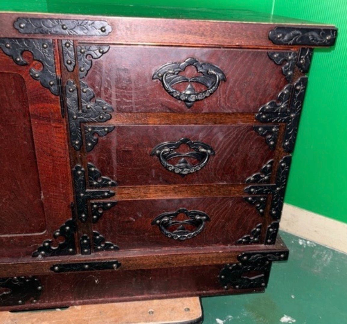 岩谷堂箪笥 総桐無垢 幅105.7cm 日本製 国産 桜木家具 岩谷堂箪笥 総桐無垢 幅105.7cm 日本製 国産 桜木家具 - メルカリ