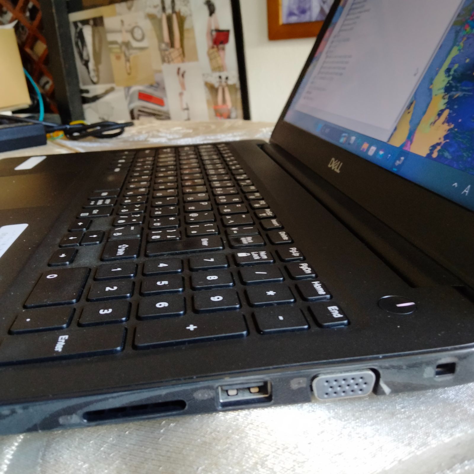 DELL Latitude 3500 8世代i3 8GB 256GB SSD NVMe - メルカリ
