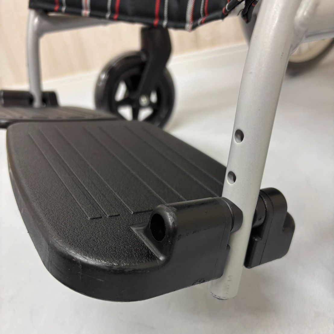 消毒済 中古 車椅子】すぐ使える車椅子 美品 KV16-40SB カワムラ