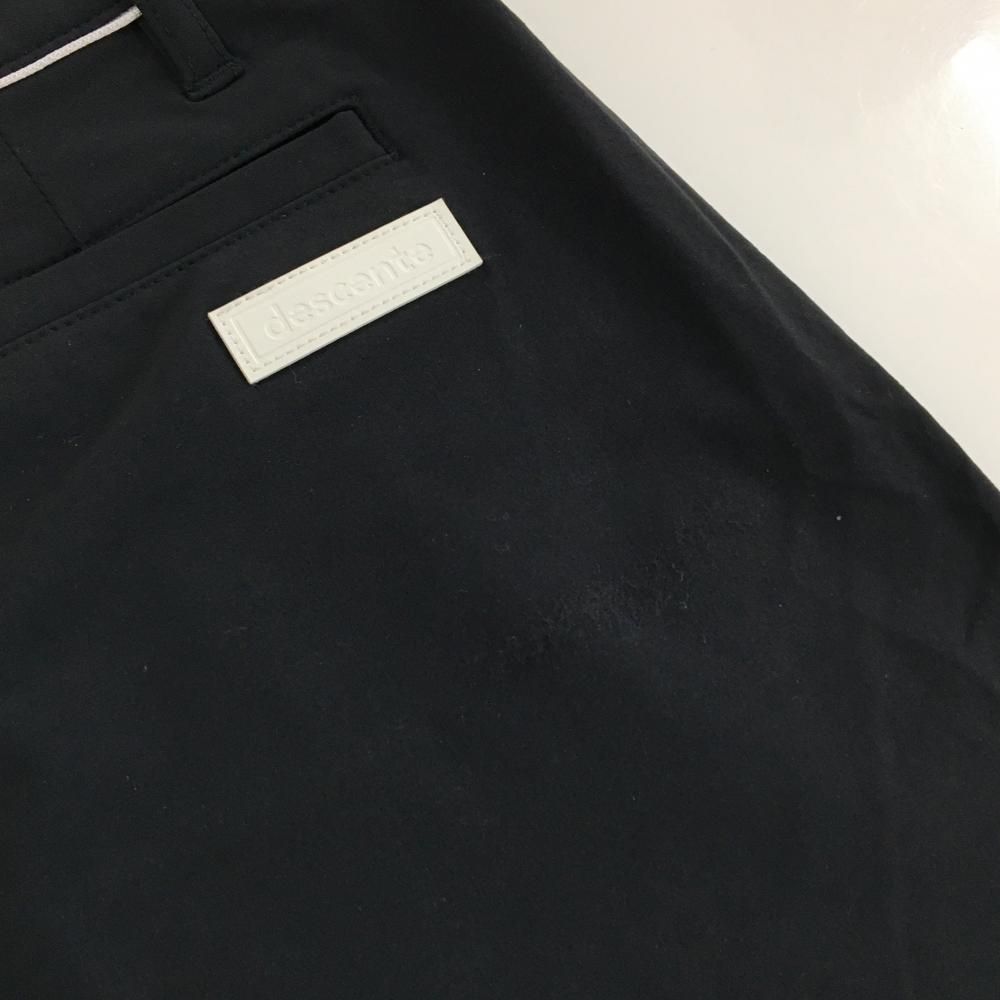 美品】デサントゴルフ スカート 黒×白 裾フレア 中田英寿 レディース