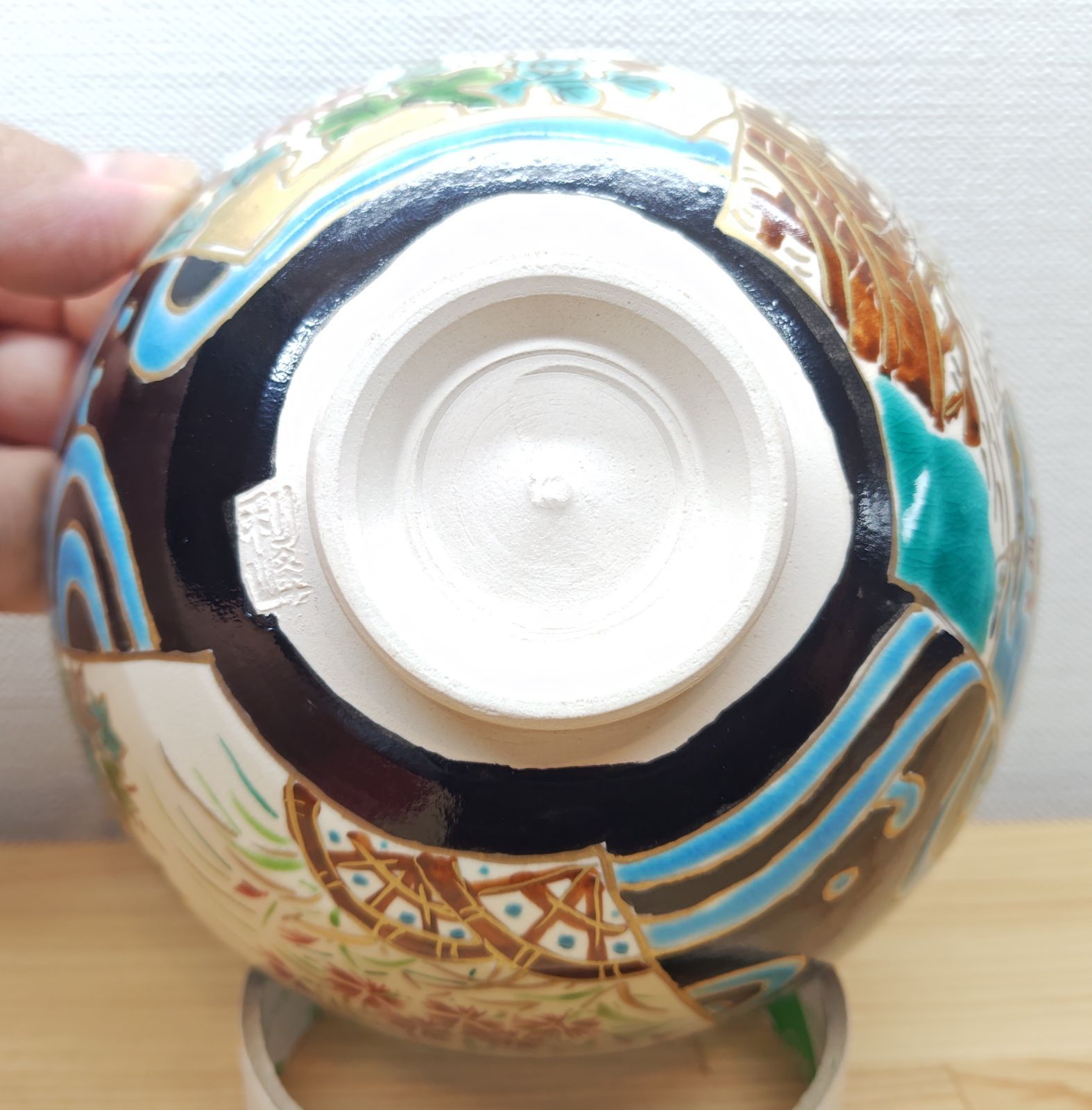 逢絢亭・新品】茶道具 茶碗 平茶碗 京焼 仁清黒 扇面流水の絵 西村利峰