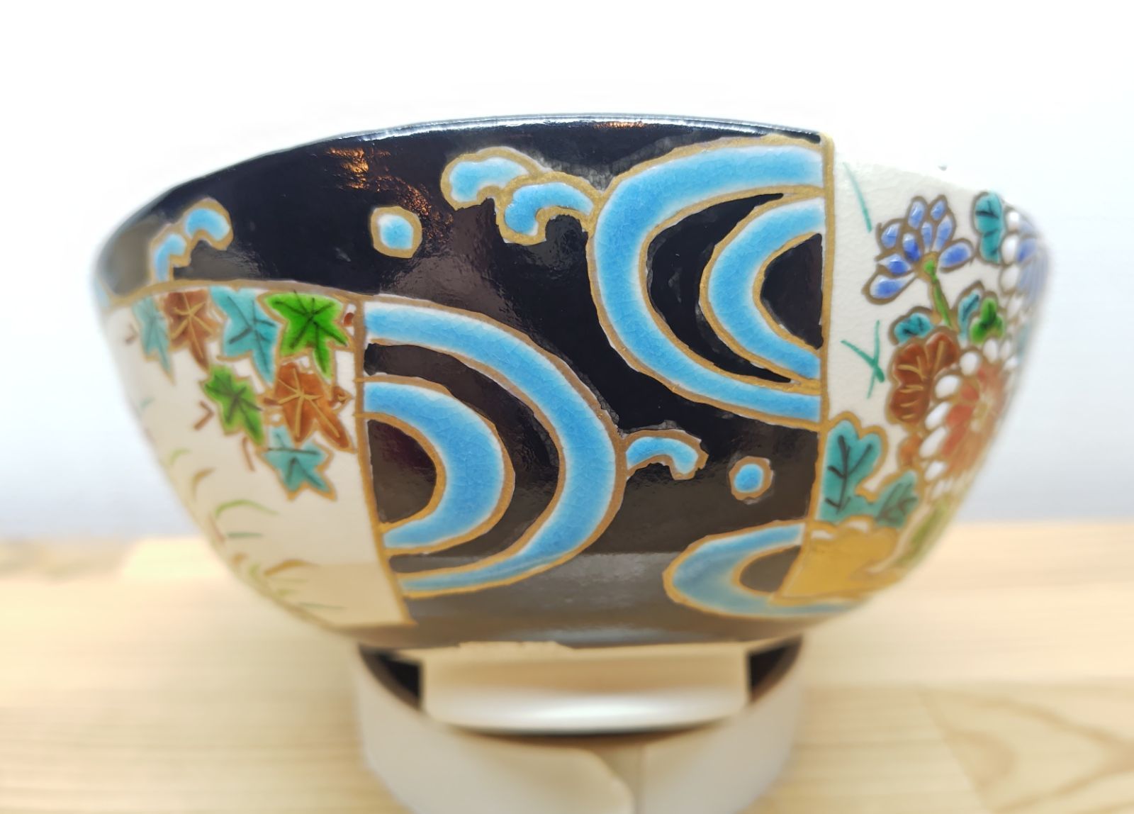 逢絢亭・新品】茶道具 茶碗 平茶碗 京焼 仁清黒 扇面流水の絵 西村利峰