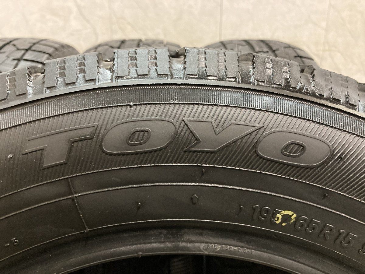 TOYO OBSERVE GARIT GIZ 195/65R15 15インチ スタッドレス 4本 23年製 