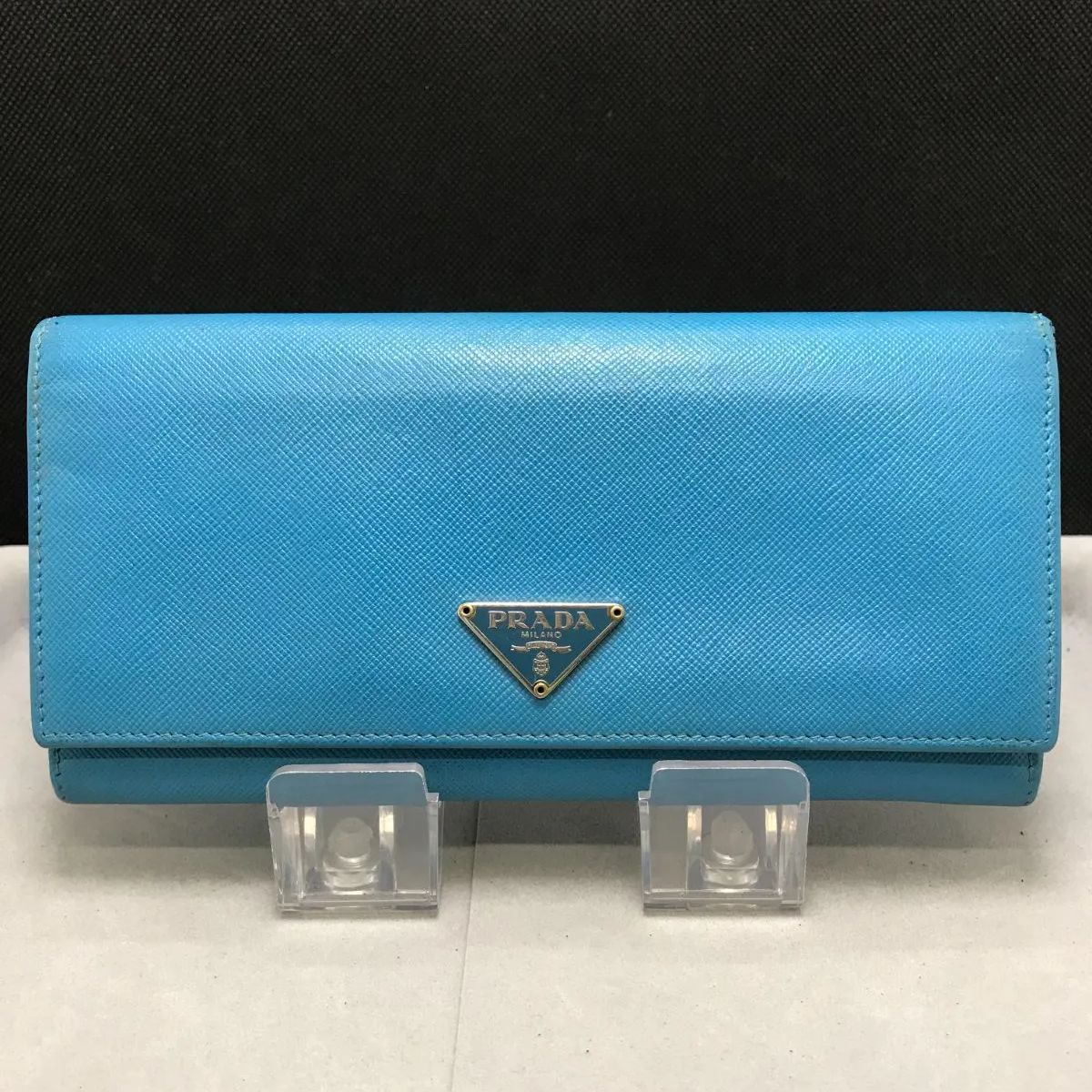 PRADA プラダ 長財布 三角ロゴ サフィアーノレザー ライトブルー系 