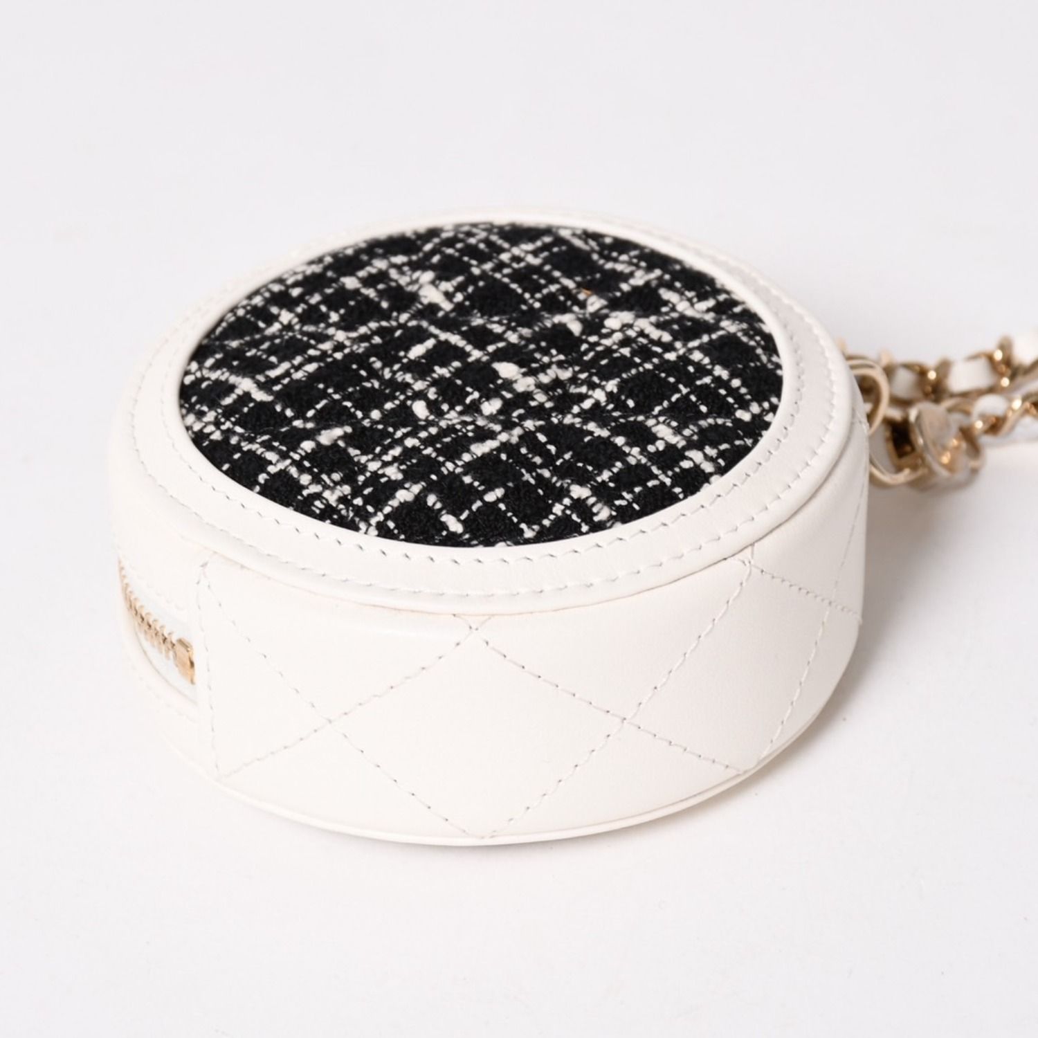 新品同様品 CHANEL シャネル ラウンドチェーンポーチ ココマーク