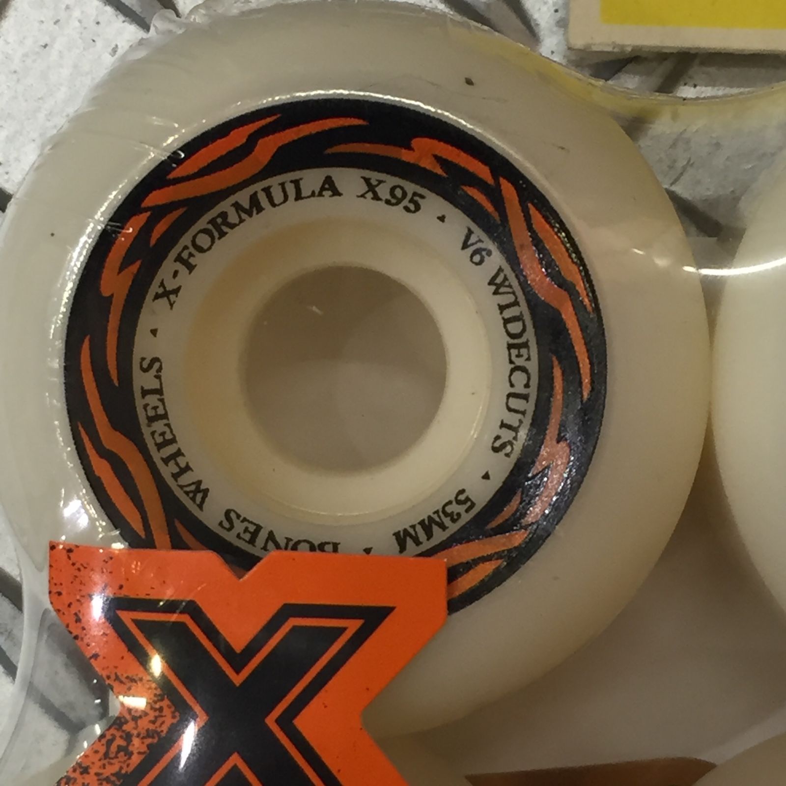 全国送料込【ムラスポ公式】 BONES X-FORMULA V6 95A 53mm ウィール