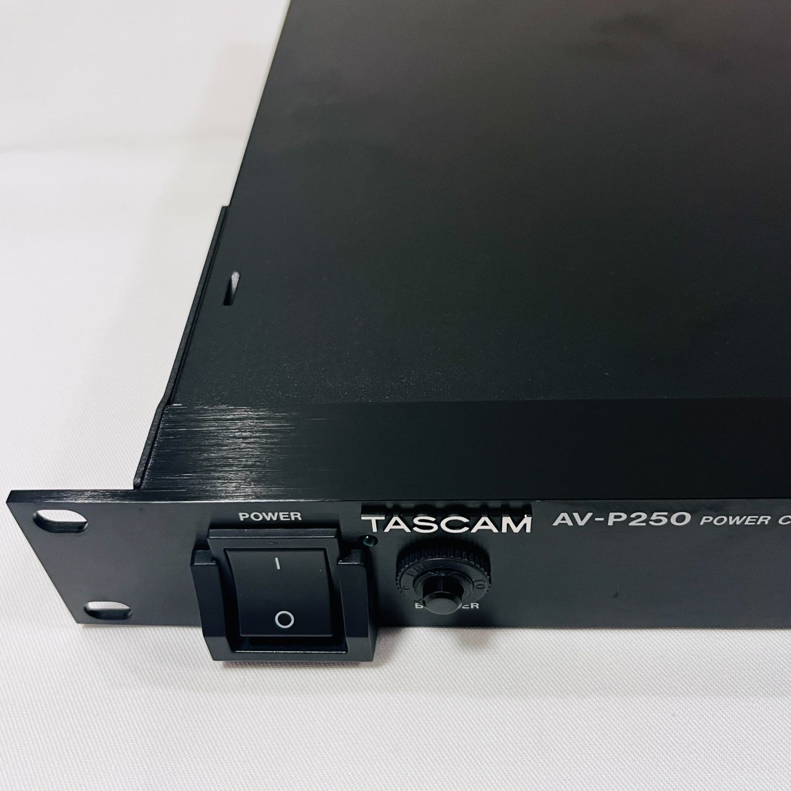 TASCAM パワーディストリビューター/コンディショナー AV-P250 No3251