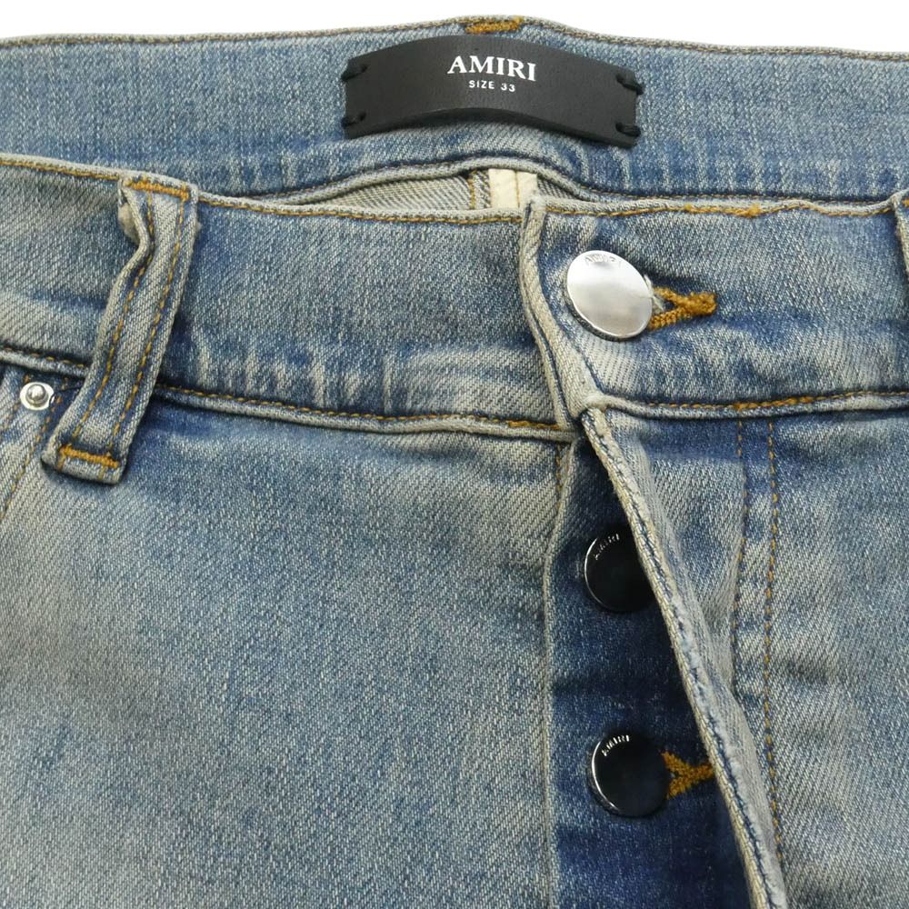 AMIRI アミリ 26SS AMDNSY1114 Staggered Logo Skinny Jean レザーロゴパッチ ダメージ加工 スキニー デニムパンツ ライトブルー系 UK 33【中古】 AMIRI アミリ 26SS AMDNSY1114 Staggered Logo Skinny Jean レザー