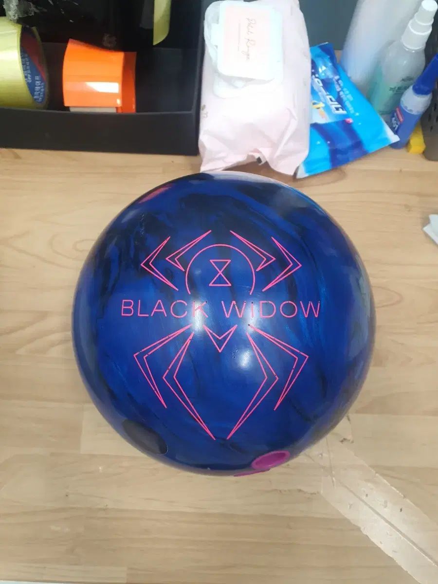 中古ボーリングボール 15p トゥーフィンガー ブラックウィドウマニア